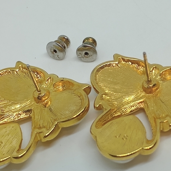 * vintage JS Joseph Smith & Sons faux pearl triad gold tone earrings - Picture 6 of 7